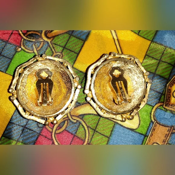 VINTAGE ORNATE GOLD MULTICOLOR RHINESTONE EARRINGS - Picture 2 of 7